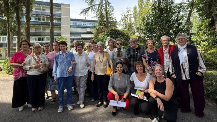 ANTIGUAS ALUMNAS EN EL PLANTÍO