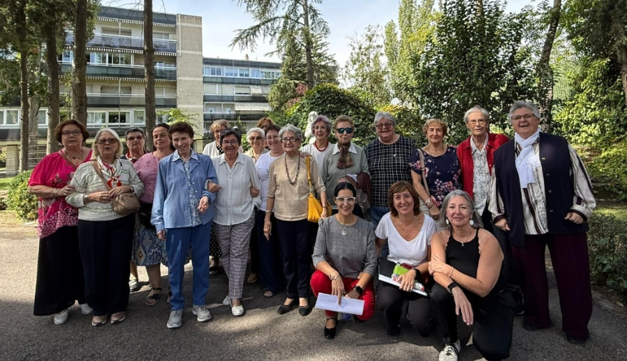 ANTIGUAS ALUMNAS EN EL PLANTÍO