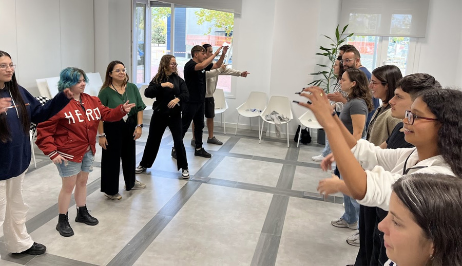 TOMA LAS RIENDAS 2025